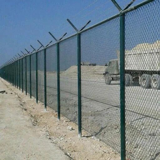شبوك وسياجات
